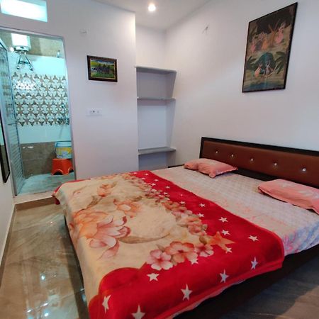 Varah Square Guest House Pushkar Exteriör bild