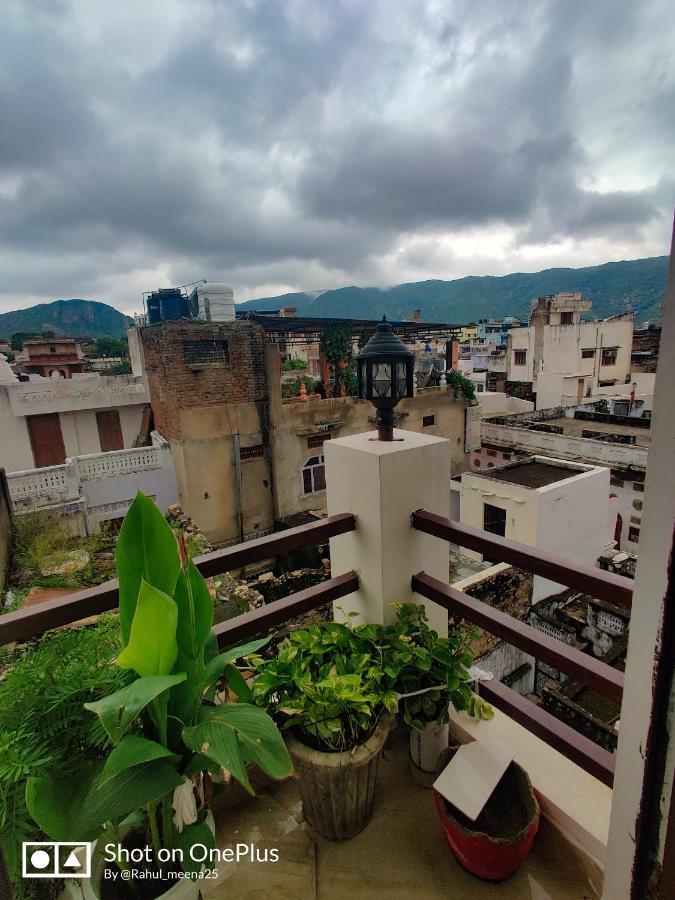 Varah Square Guest House Pushkar Exteriör bild