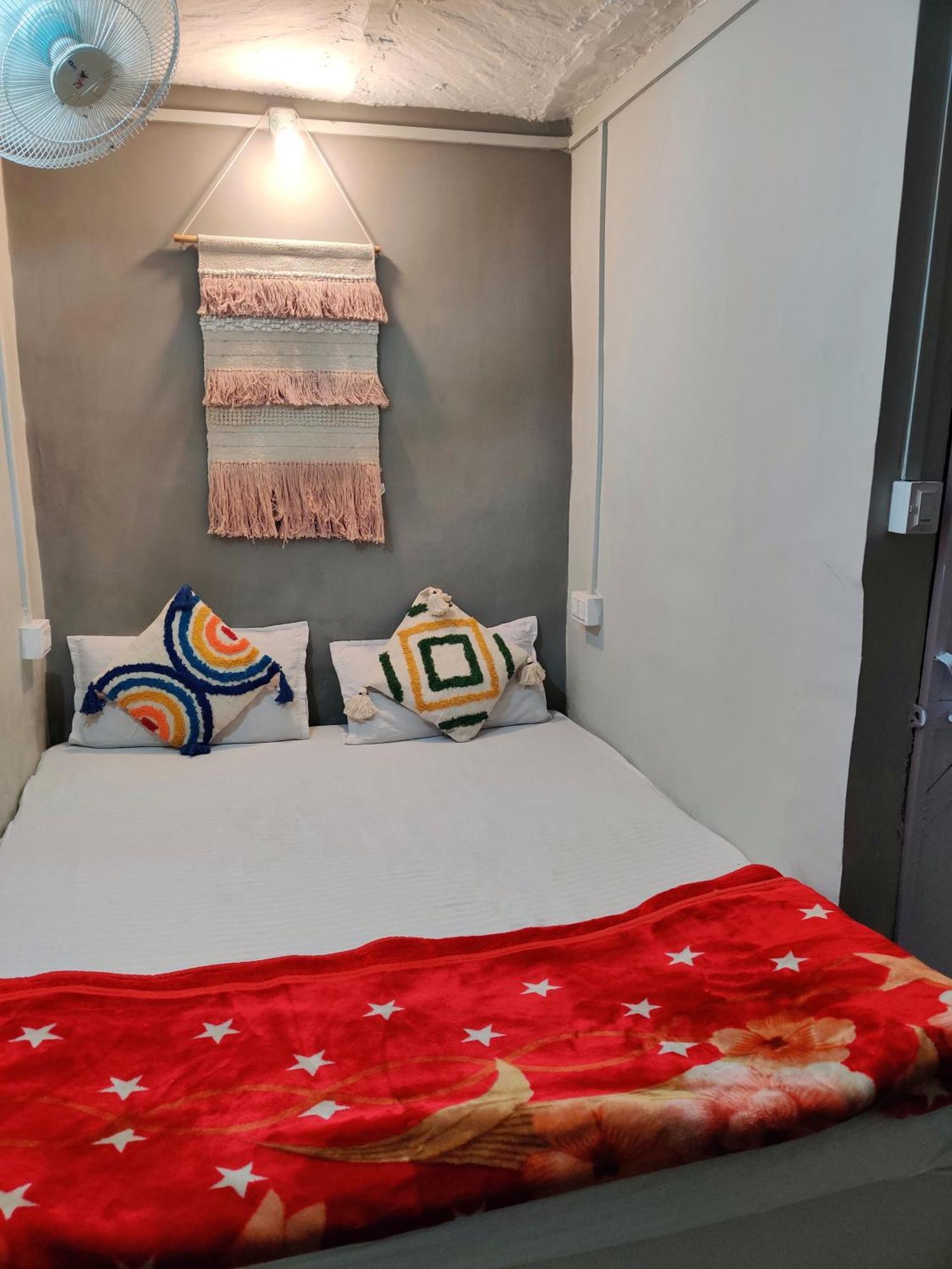 Varah Square Guest House Pushkar Rum bild