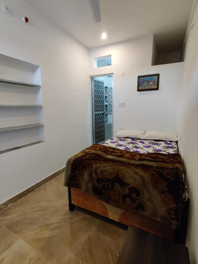 Varah Square Guest House Pushkar Exteriör bild