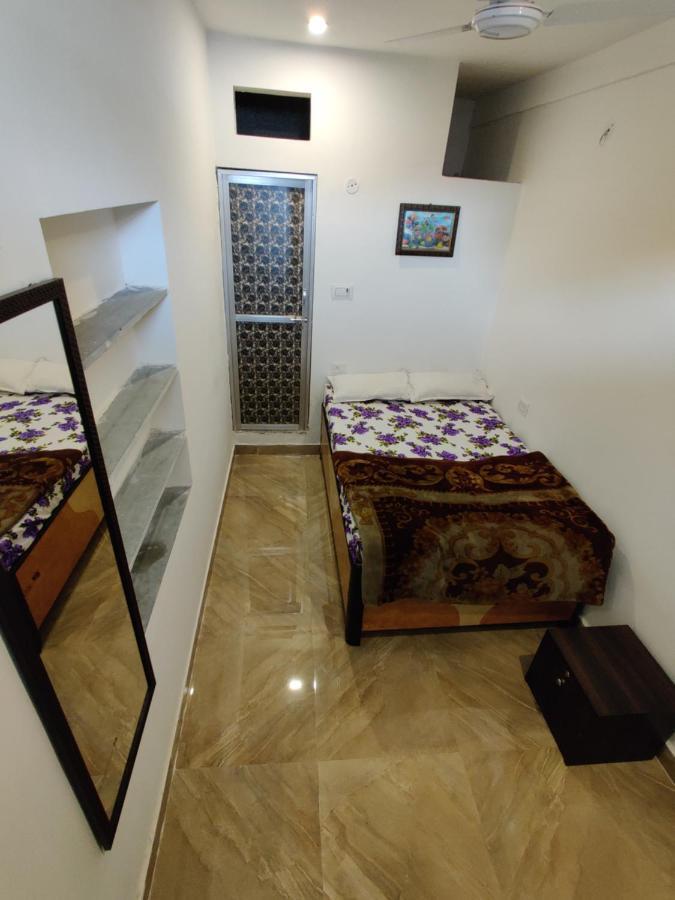 Varah Square Guest House Pushkar Exteriör bild