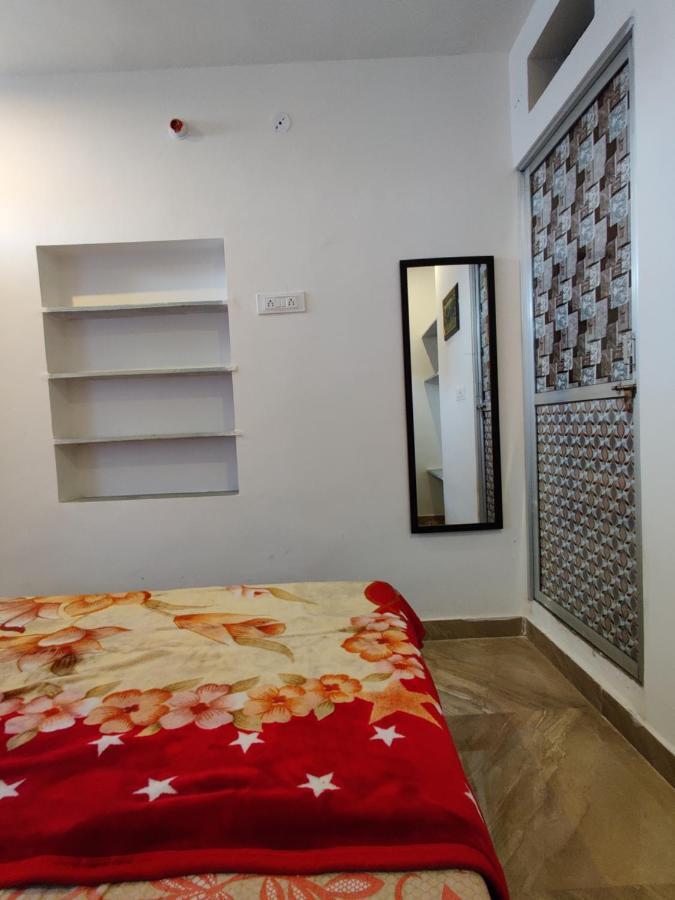 Varah Square Guest House Pushkar Exteriör bild