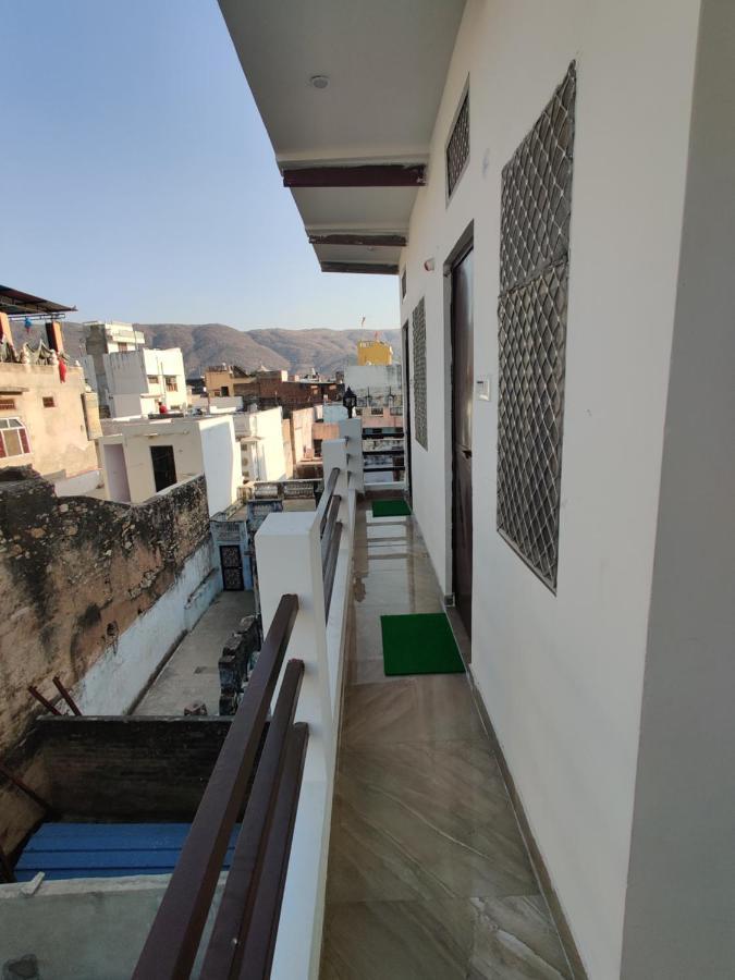 Varah Square Guest House Pushkar Exteriör bild