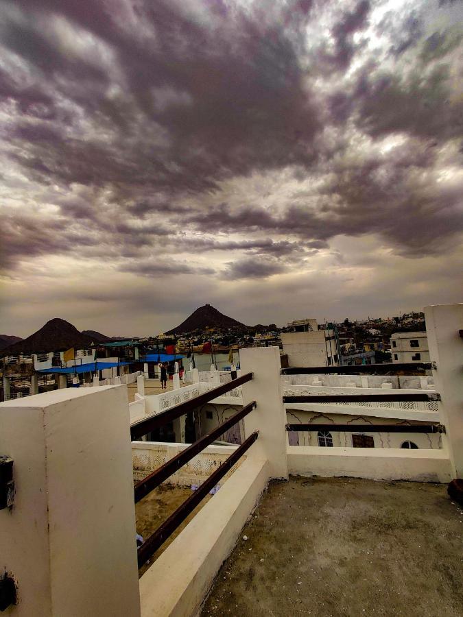 Varah Square Guest House Pushkar Exteriör bild