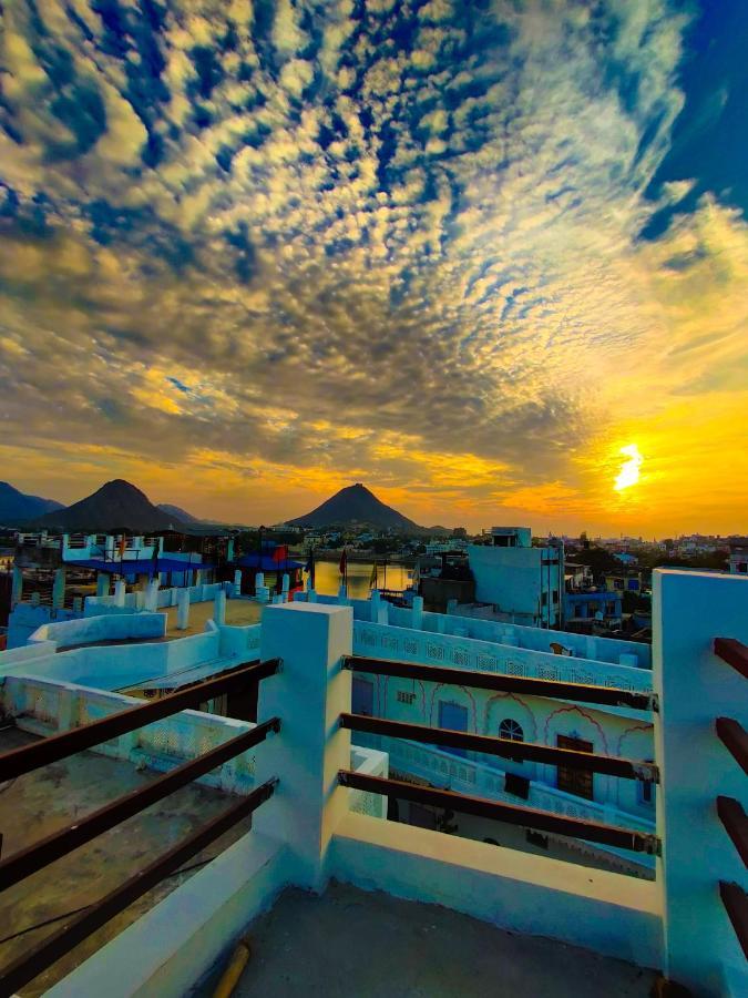 Varah Square Guest House Pushkar Exteriör bild
